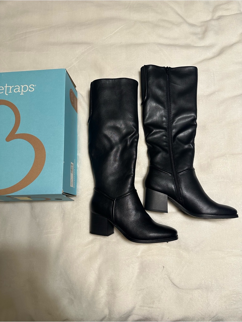 Baretraps knee high boots size 5.5 NIB